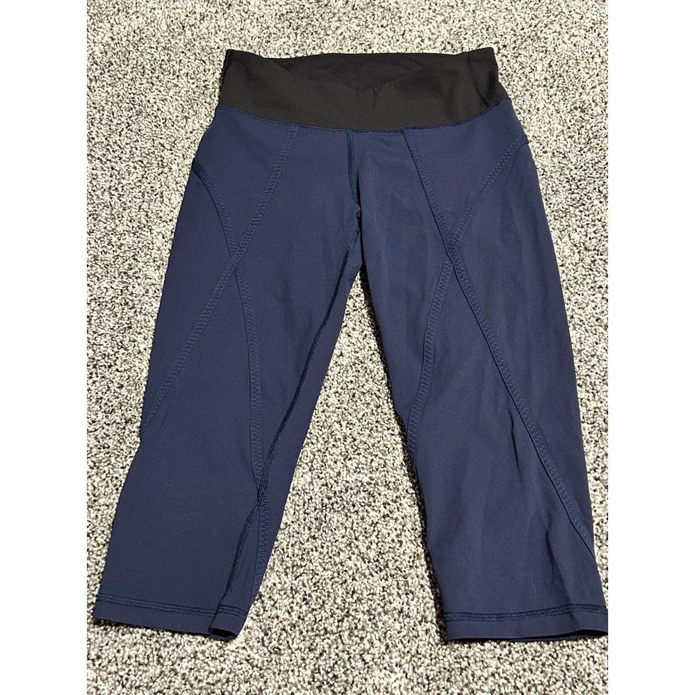 Lululemon Capri pants size 6‎ leggings workout lounge. d34